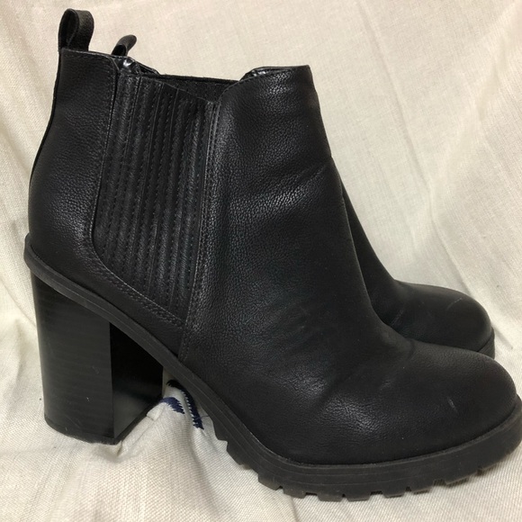 Sam & Libby Shoes - EUC SAM & LIBBY chunky heeled ankle boots